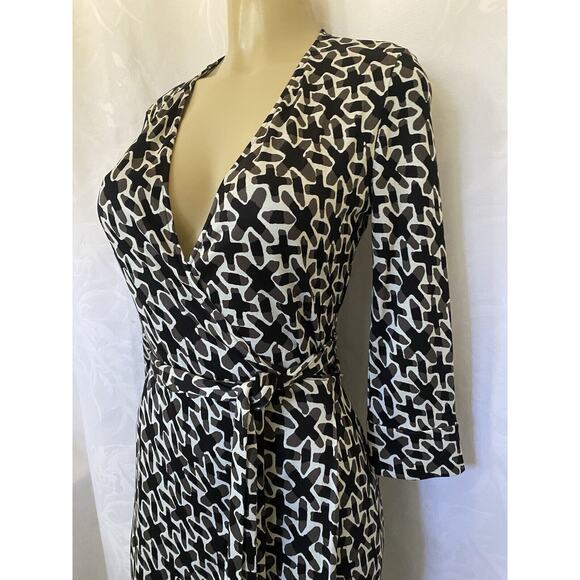 DVF Diane von Furstenberg Vintage Julian Wrap Dress Algebra Geo 3/4 Slee… - Picture 3 of 7